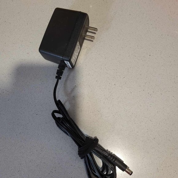 Genuine D-Link CF1505-B Output 5V 2.5A E-5 Power Supply Adapter cord part - Picture 2 of 2